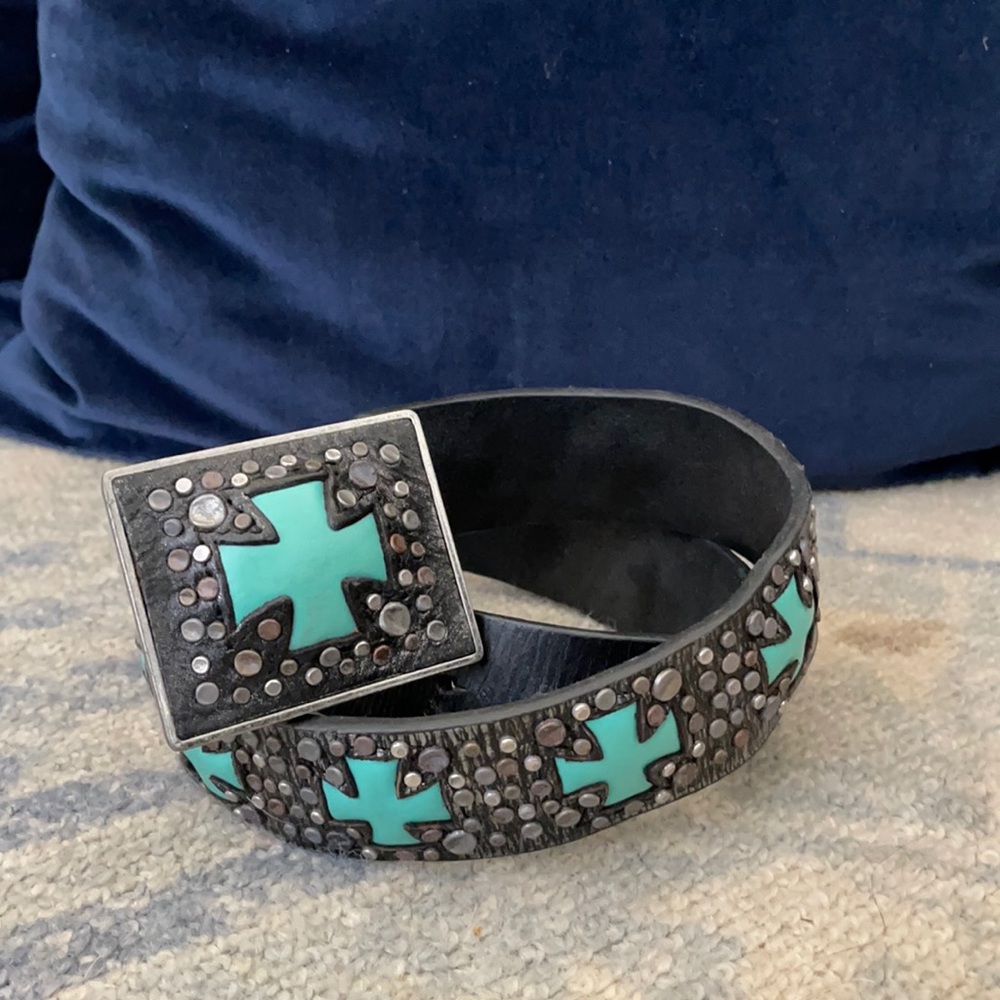 Ariat black belt with turquoise crosses and studs size Medium